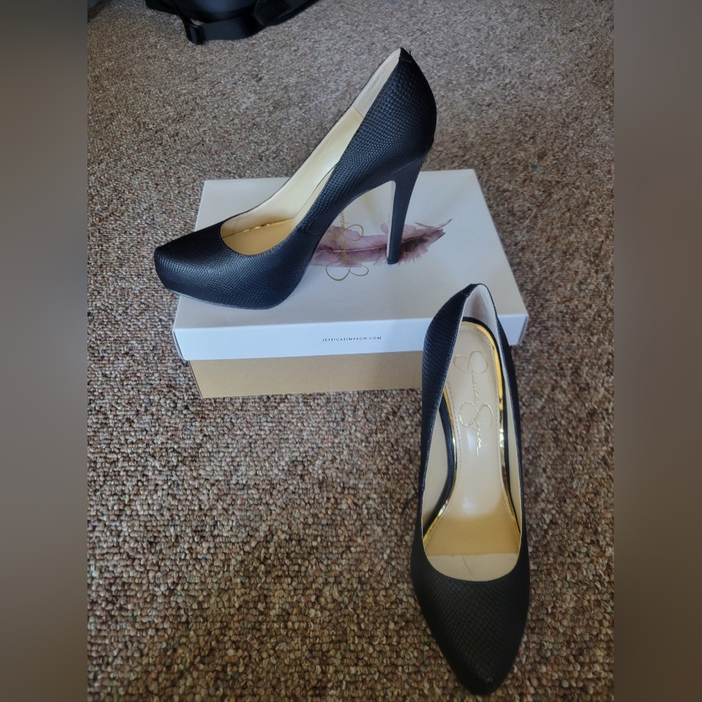 Sassy snakeskin Black Platform Heels